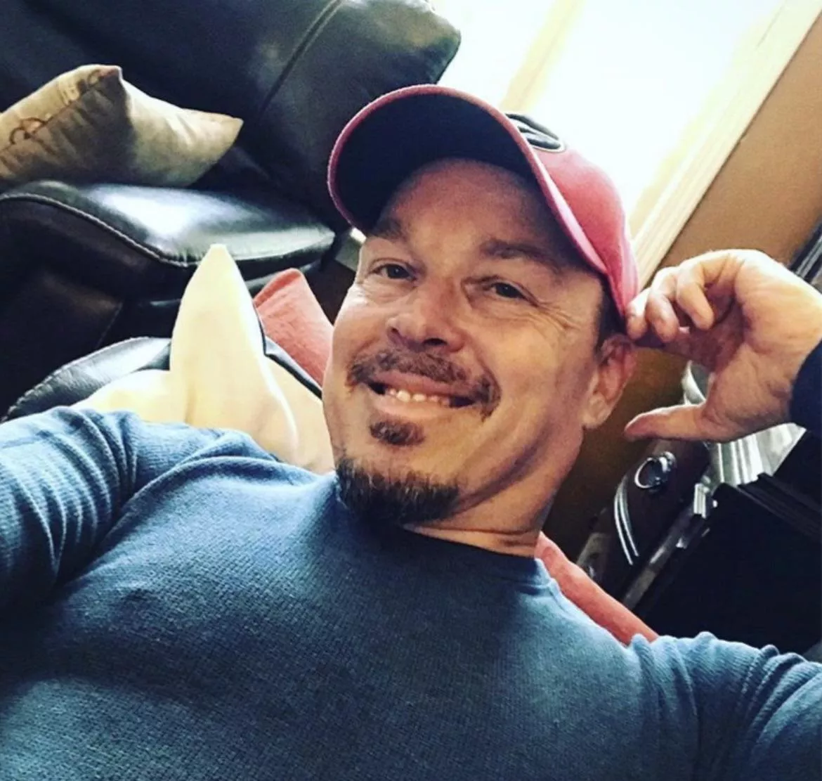 Daddy’s nipples are hard.