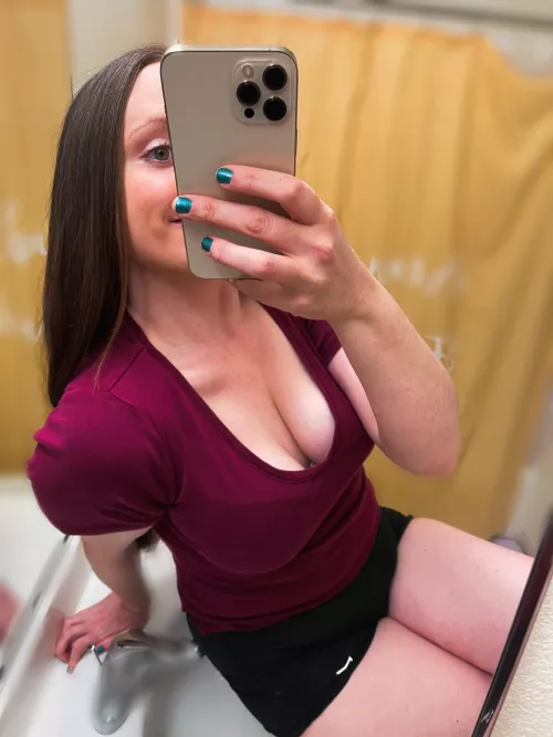 Do you like mombods in spandex shorts?