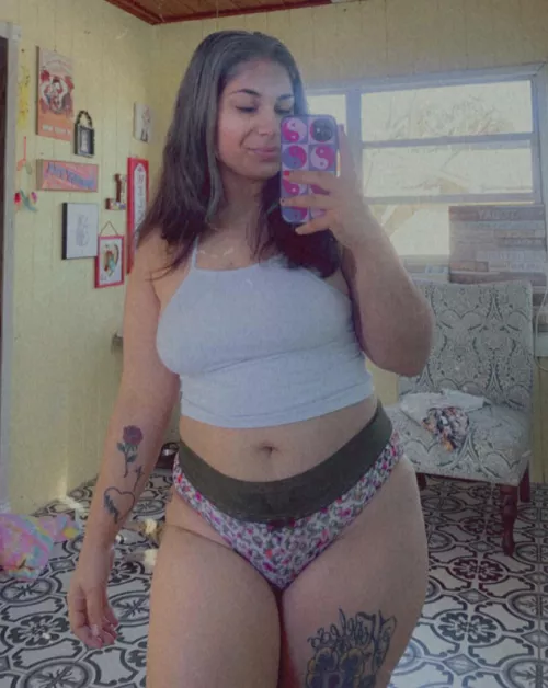Does my 4’11 body type give off chubby latina?