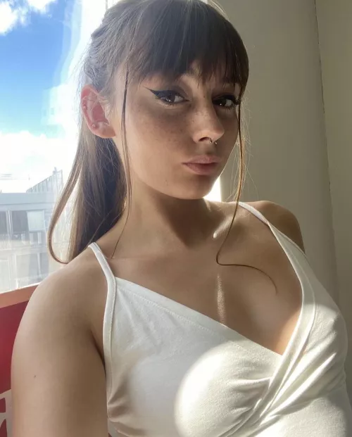 [domme]Upvote if your shrimp 🦐 is 5 inches or lower. comment your size below & come for some humiliation Just pm