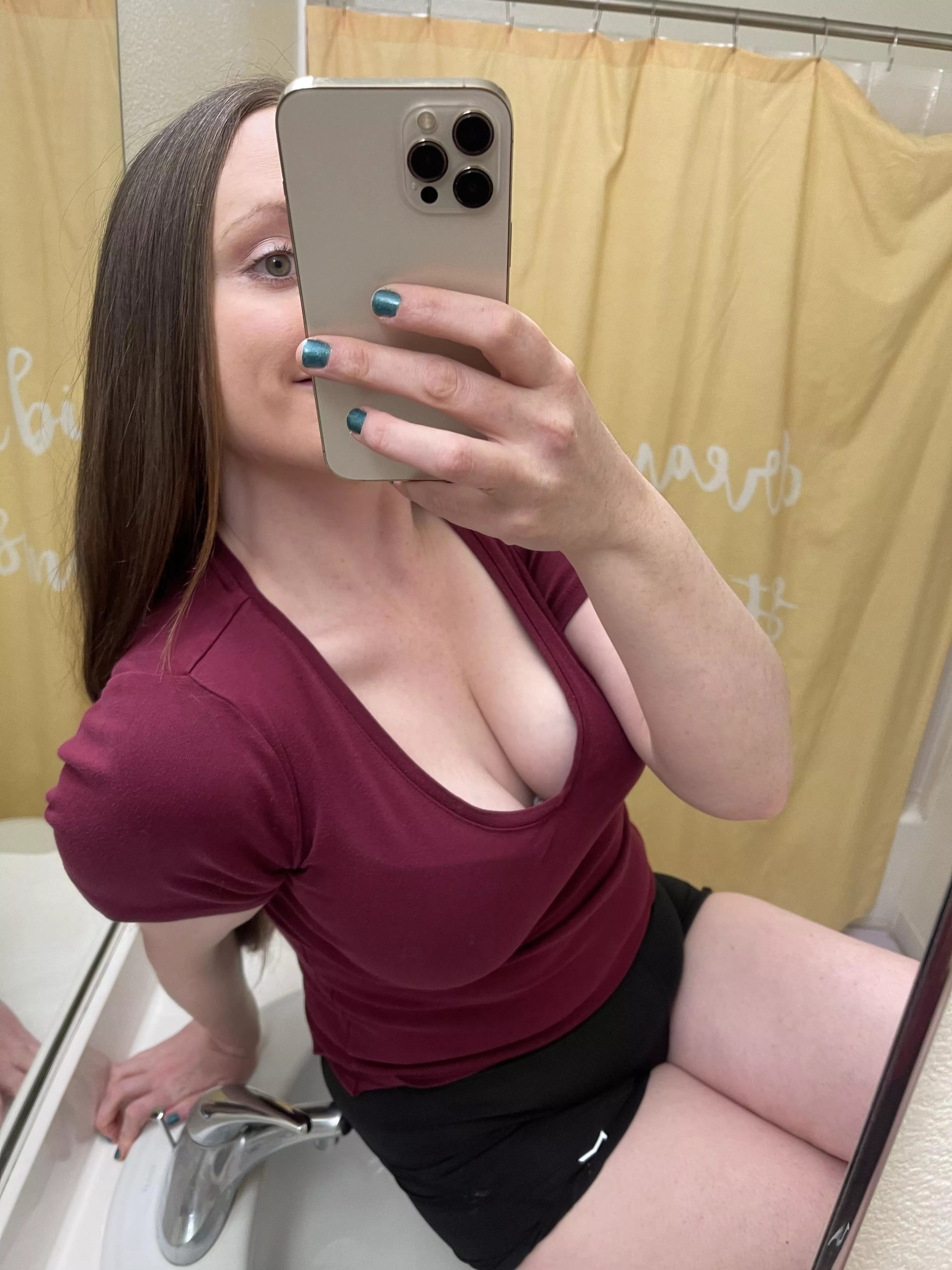 (F28) Happy Tuesday everyone! I’m happy to be here ❤️