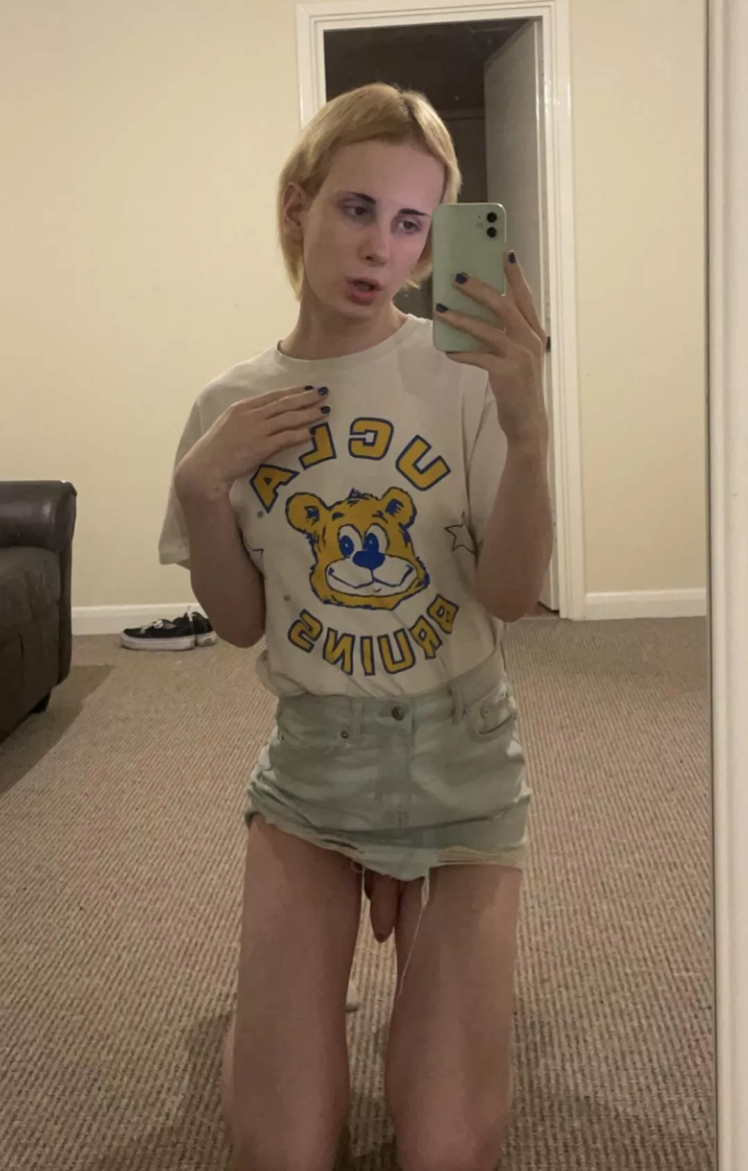 Fuck me on the floor 🥰