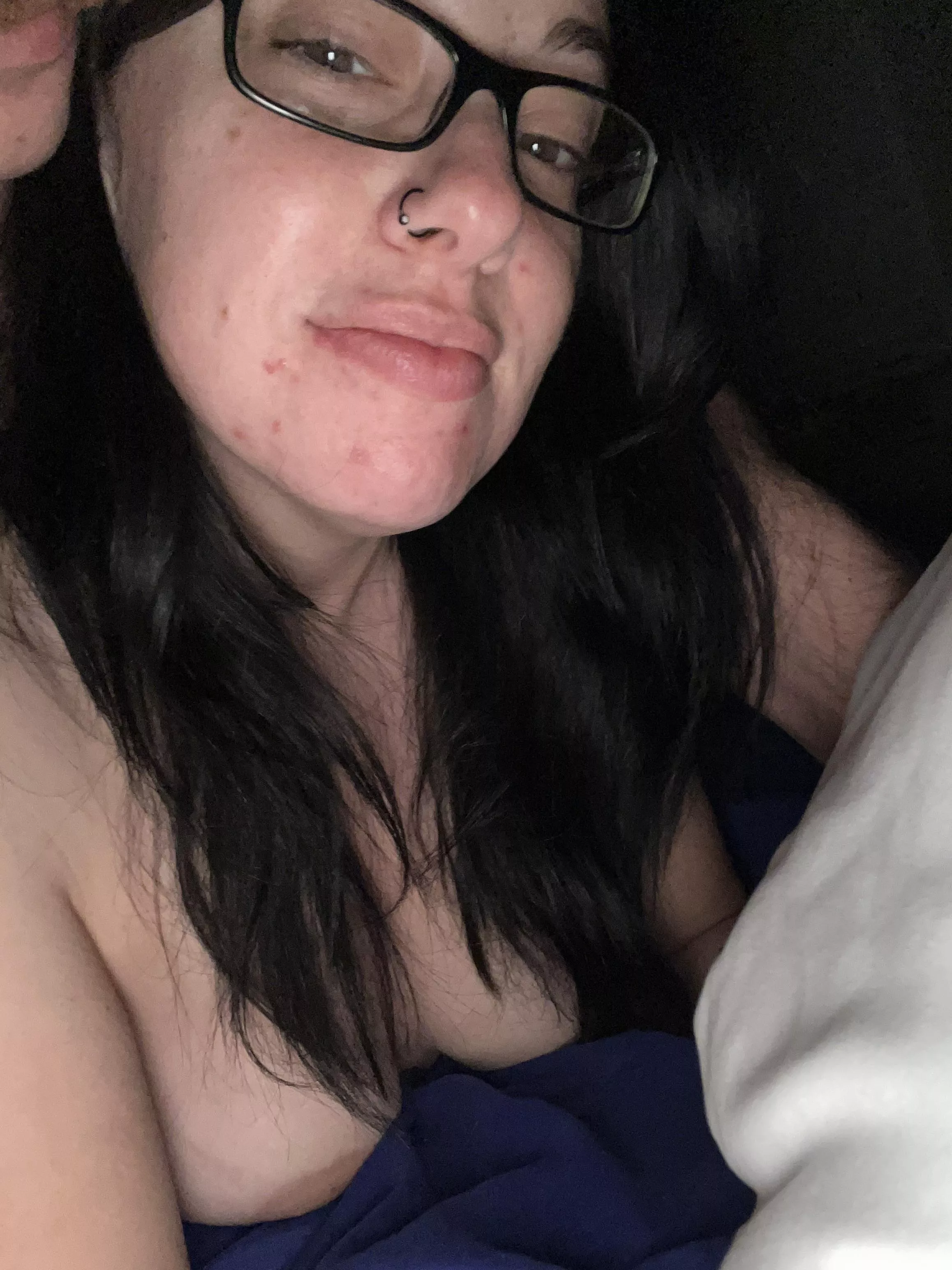 Getting fucked slow and deep while texting another woman what he’s doing to me 🤤🤤