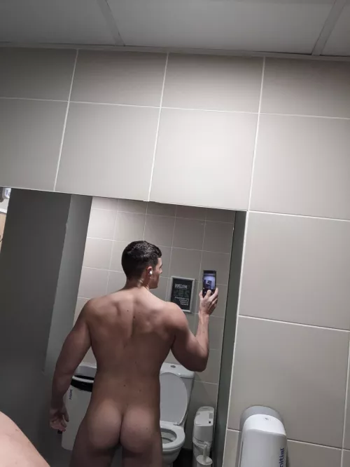 Happy Hump Day!!! Who else loves thier arse licked?