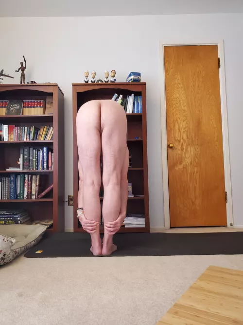 happy #humpday 🐫 my fellow naked yoga fans 💖😘🧘‍♂️🕉