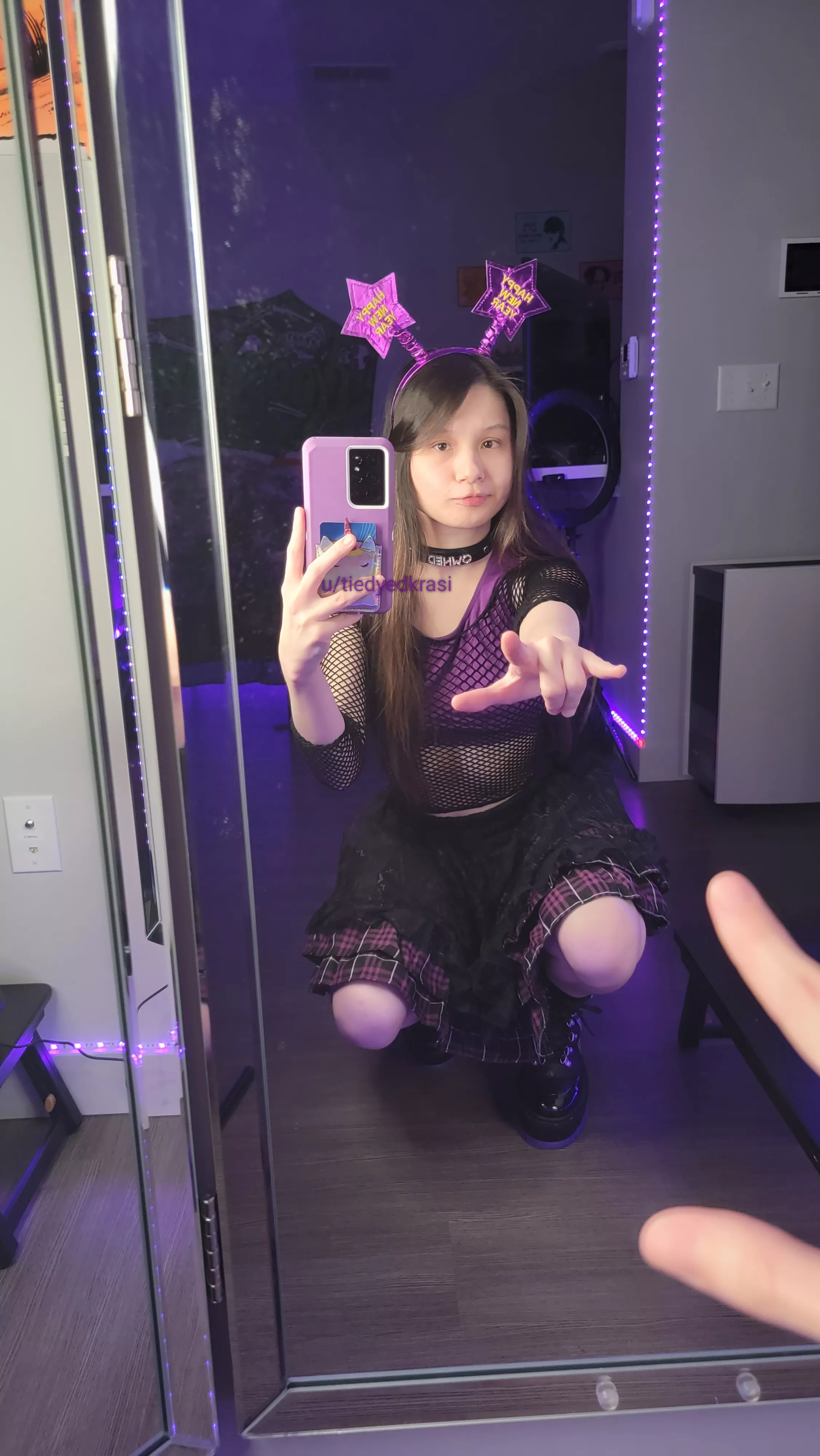 happy new year - how do you [F]eel about The Three Stooges - btw, peep the Stooge signs in the back