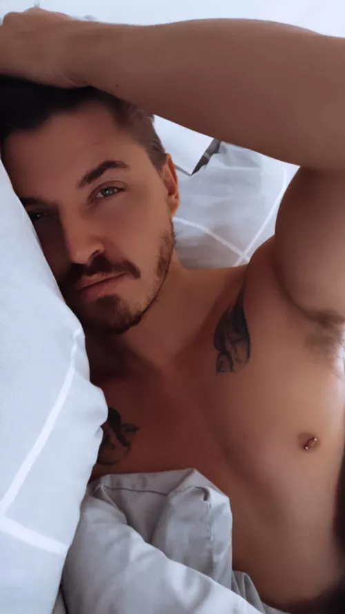 Hello everyone :) come say hi!