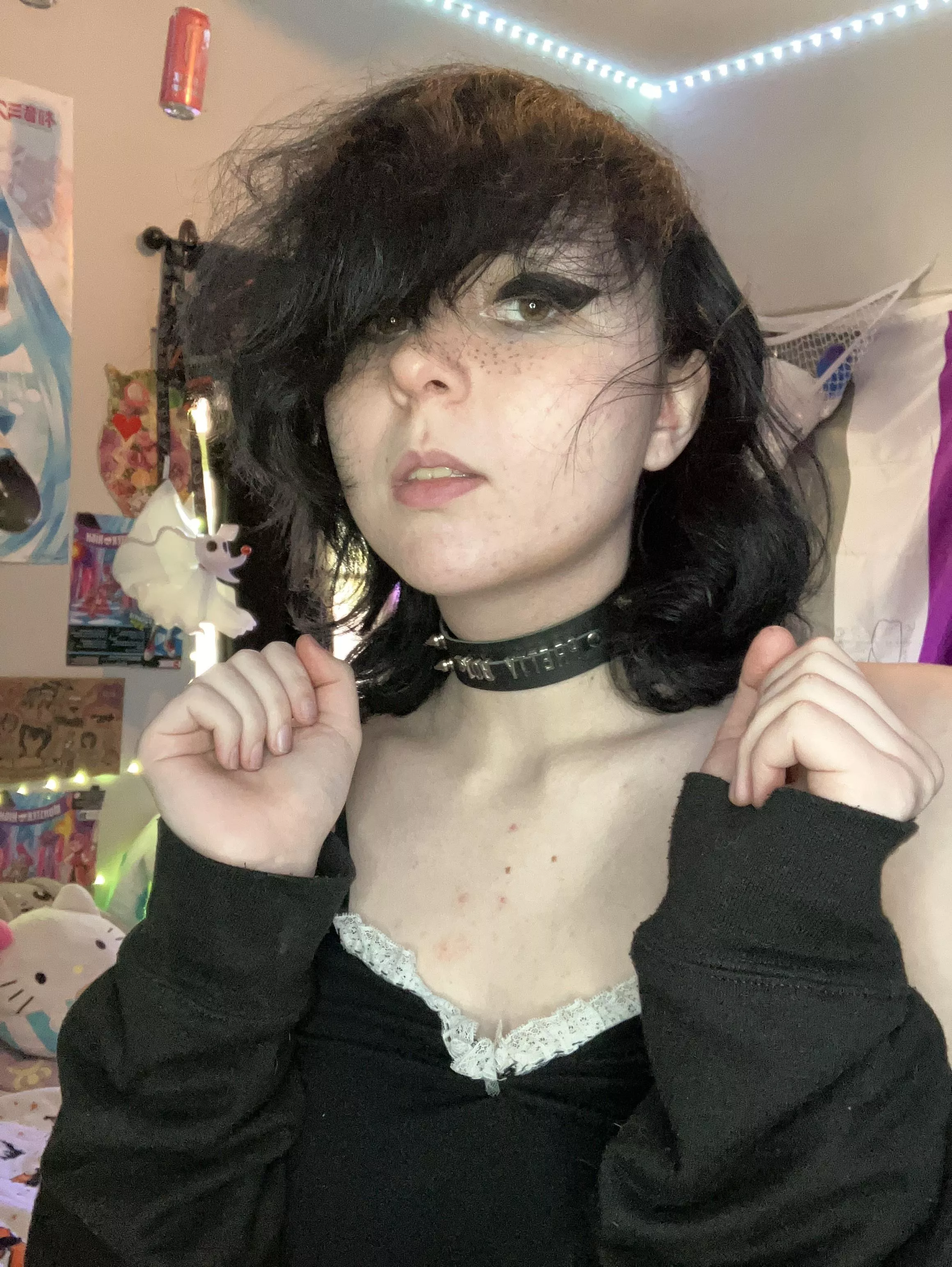 Hey it’s your friendly neighborhood goth femboy