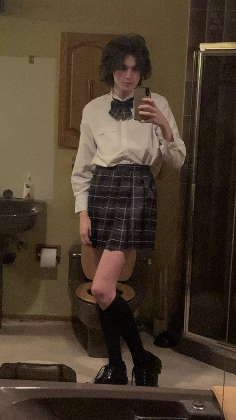 How’s my school boy outfit?