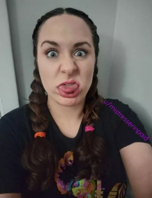 I answer your FaceTime call like this. Wyd? 30f