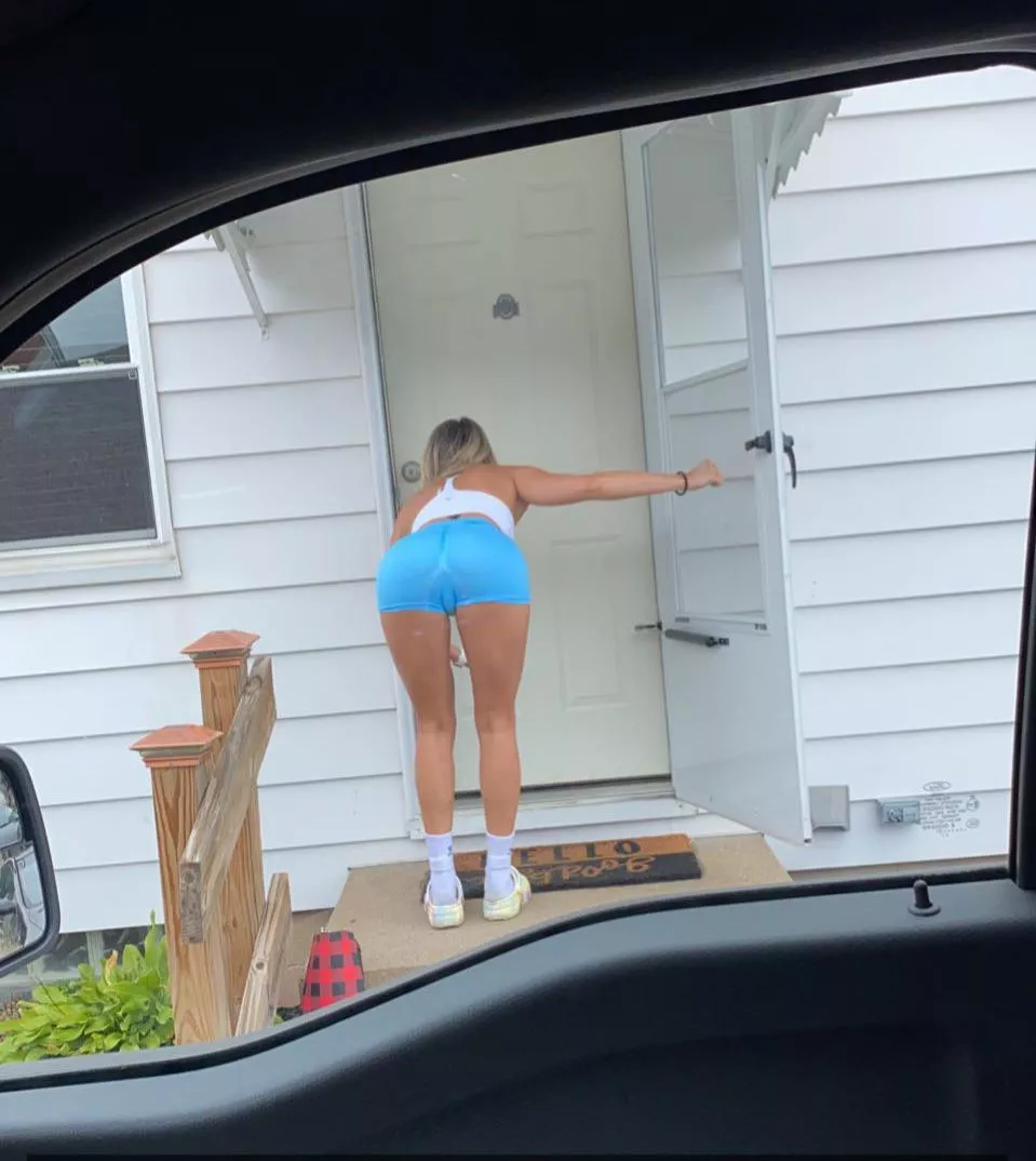 I want to make you cum tonight. Hump day specials all night 💦