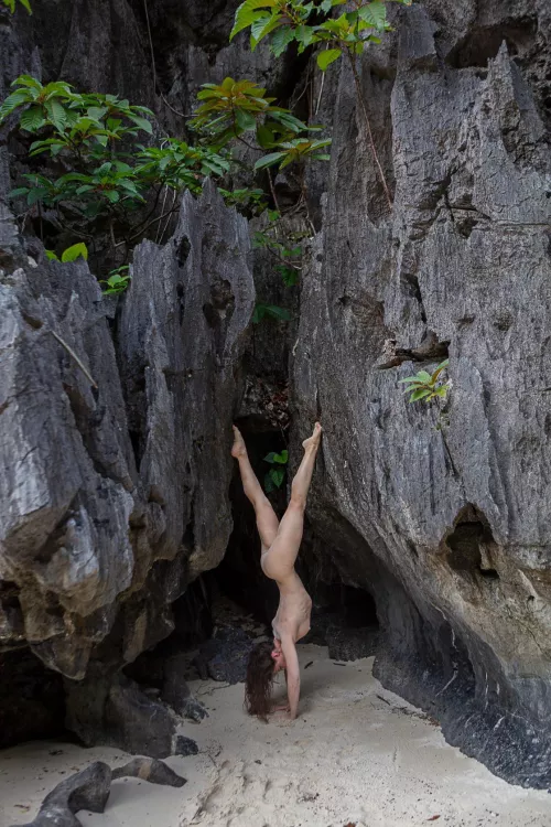 Kristy Jessica (f) Practicing Handstands..