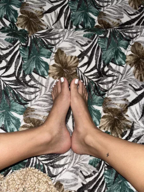 Like this ONLY if you’d suck my toes