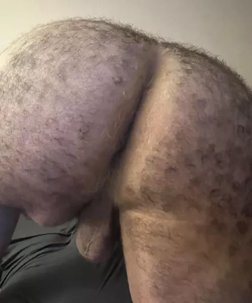 Look at that pretty bleached asshole