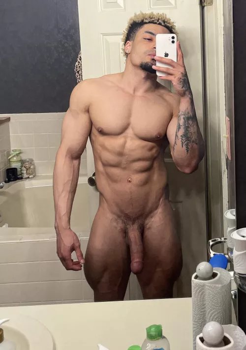 (M) Post gym shower!