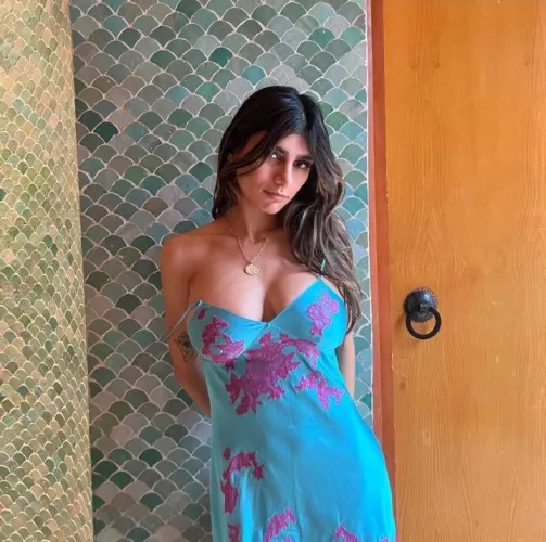Mia Khalifa is so gorgeous