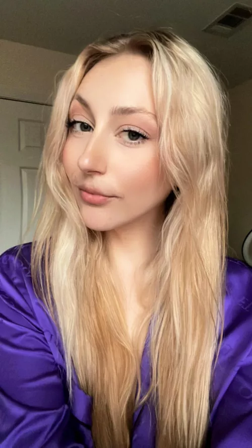 My pussy is prettier than my face!