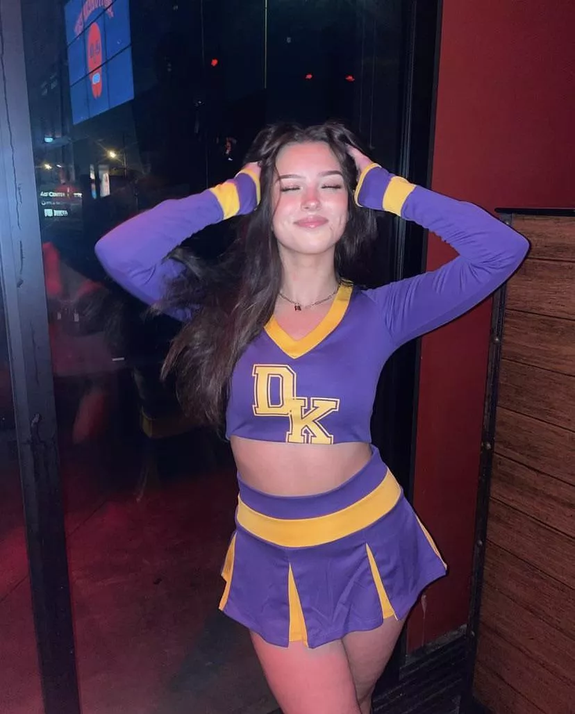 Sexy cheerleader