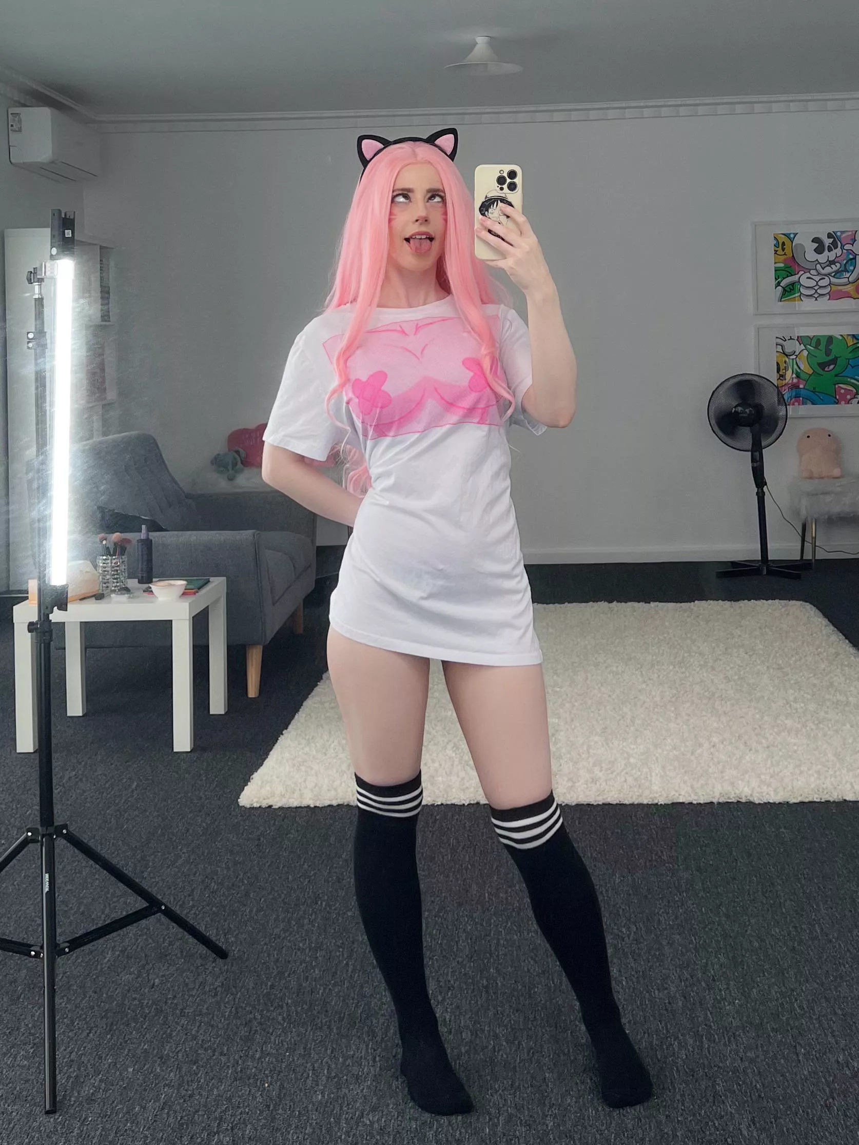 smash the like button if you like my pink hair 🌸