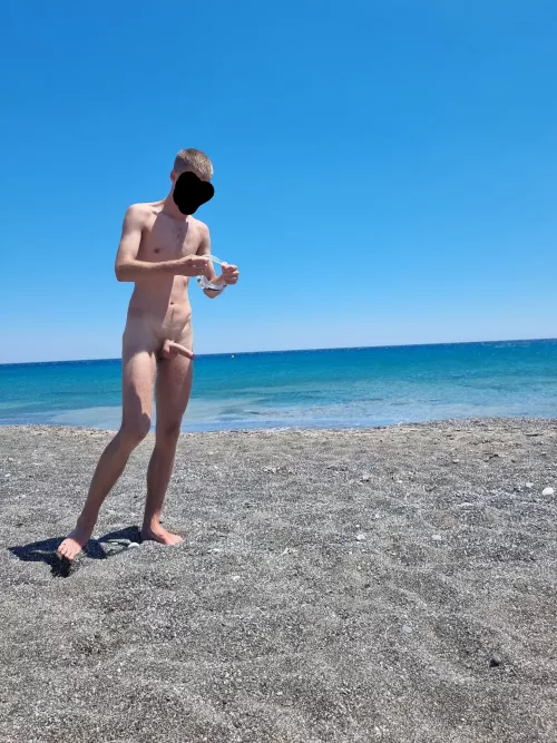 someone looking for a beach boner ?