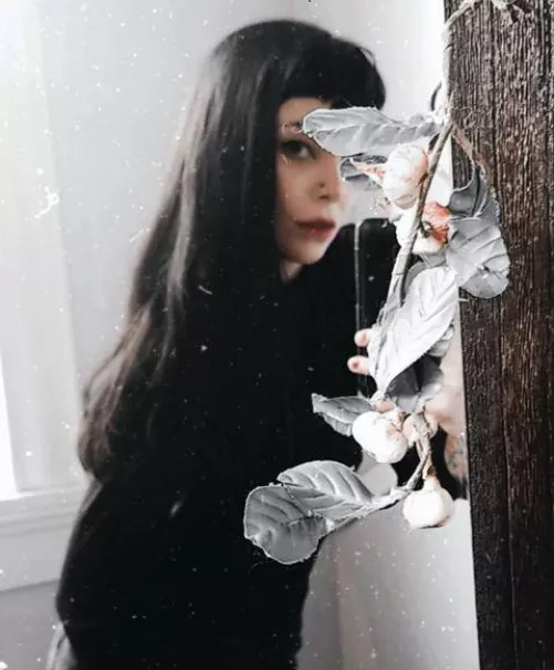 Upvote and you'll a task [domme]