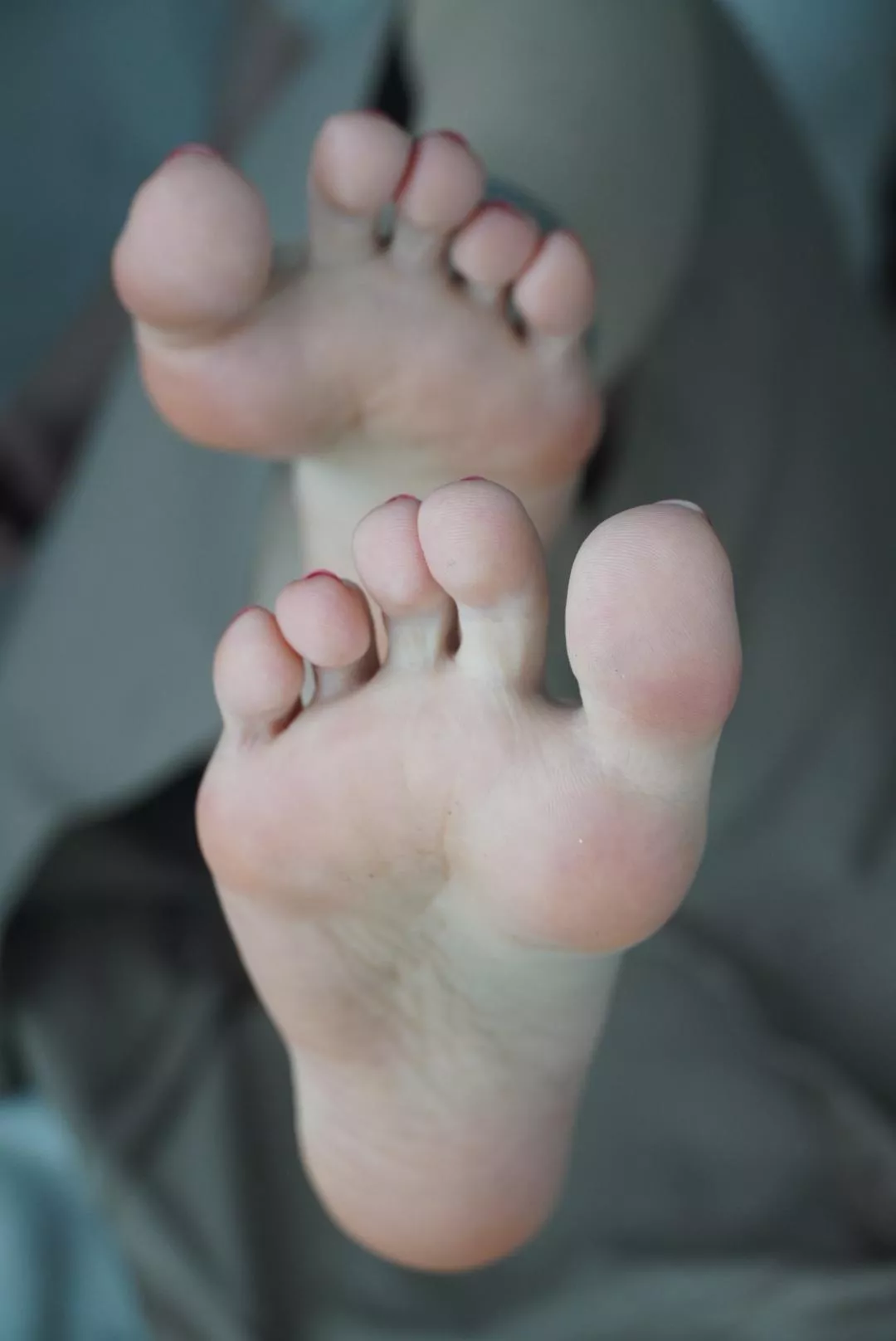 warm my cold feet for me please? 😇