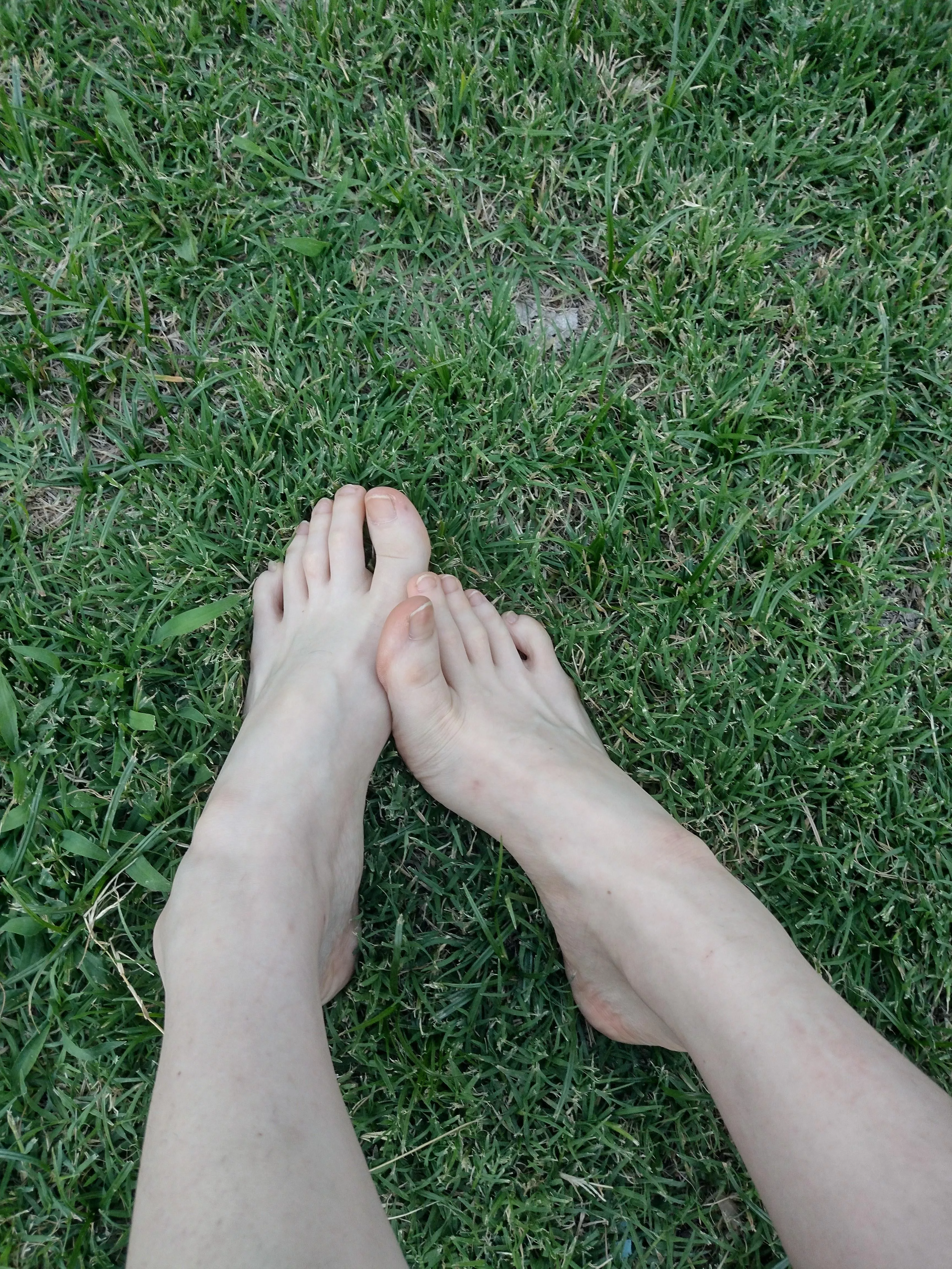white pale feets