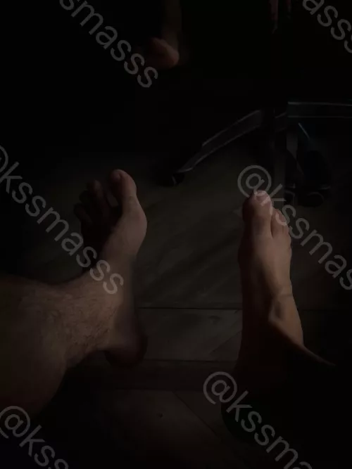 [20] twinks foot