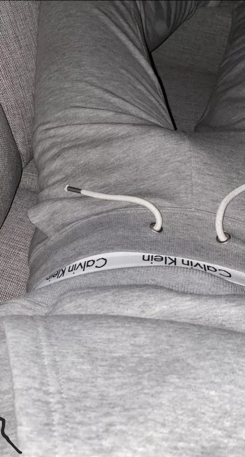 21 straight curious chilling in my calvins, hmu with pic and asl while my gf is out, snap onni.mikael