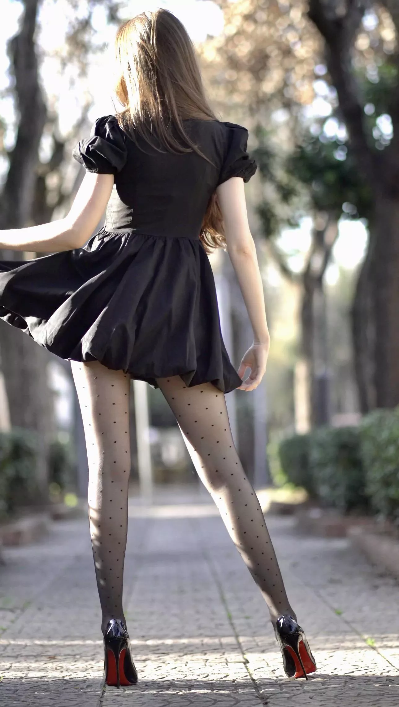 A black dress is forever!