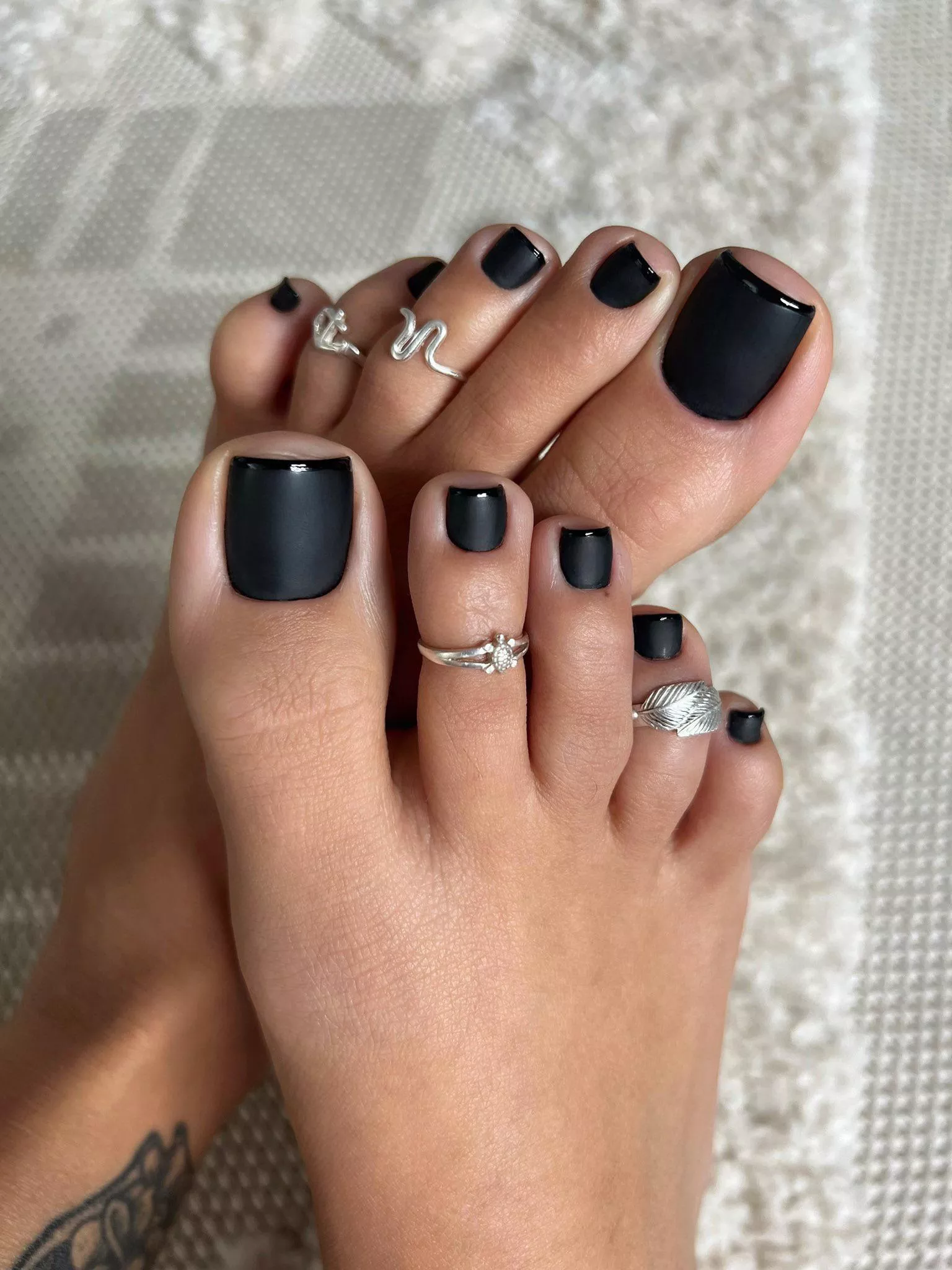 Anyone here like a black pedi?
