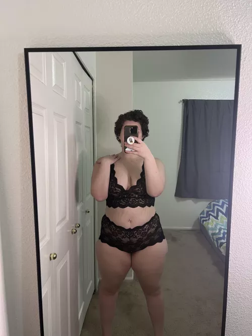 As much as I love this set, I would love for you to cum take this off of me 😏