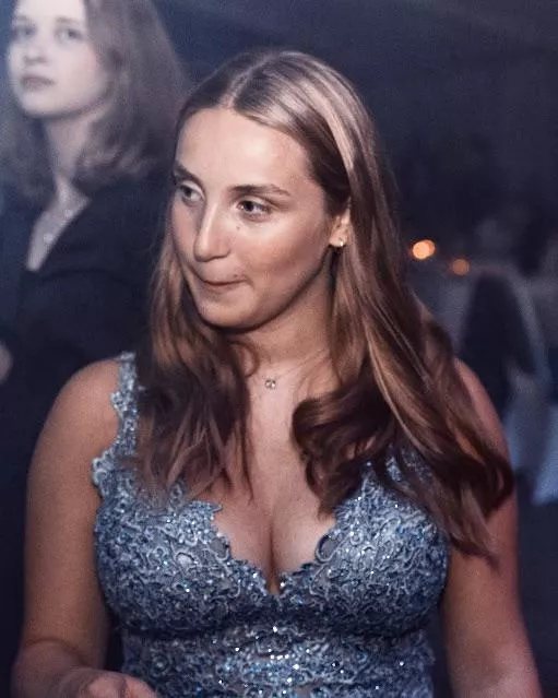 Best teen cleavage I‘ve ever seen (German 18yo)