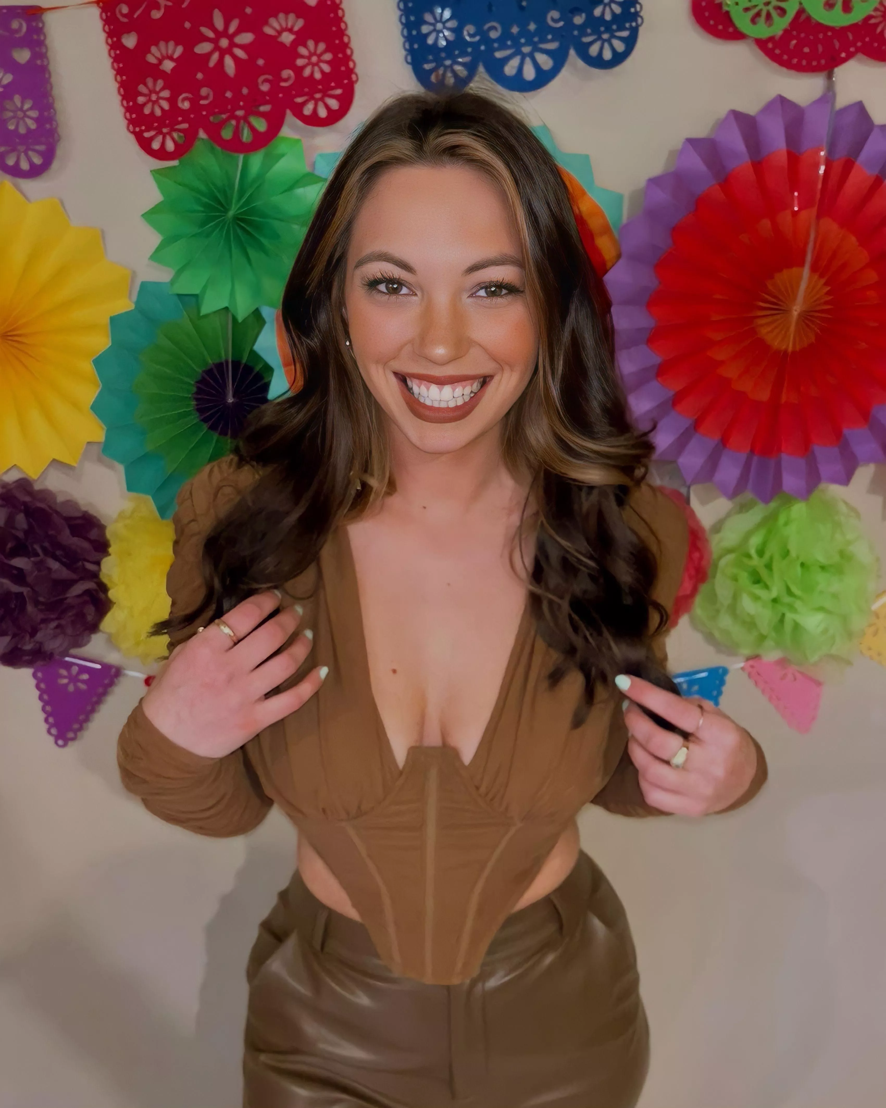 Brunette Beauty IUTR