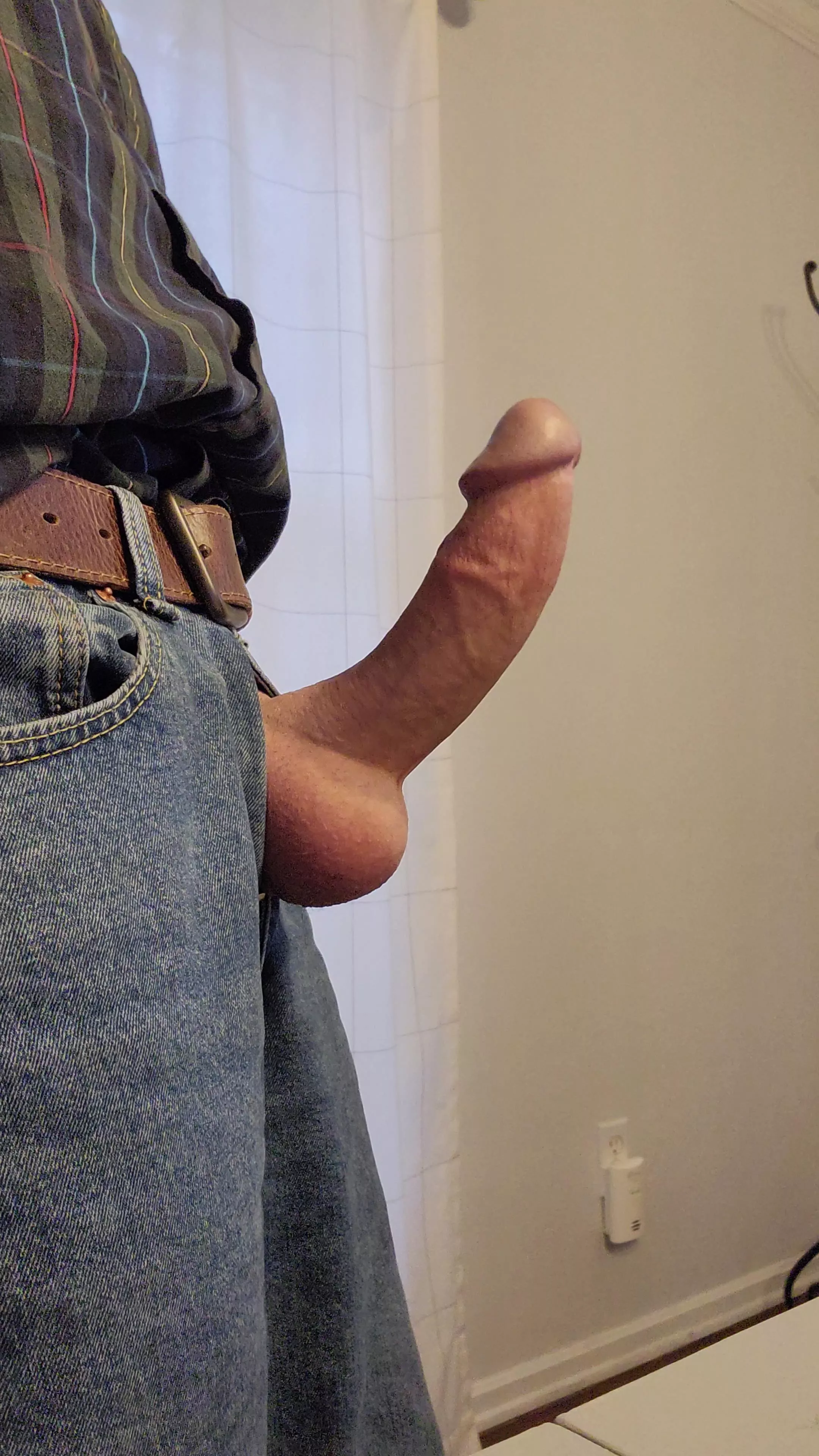 Buckeye Wood (60) Enjoys joining couples.