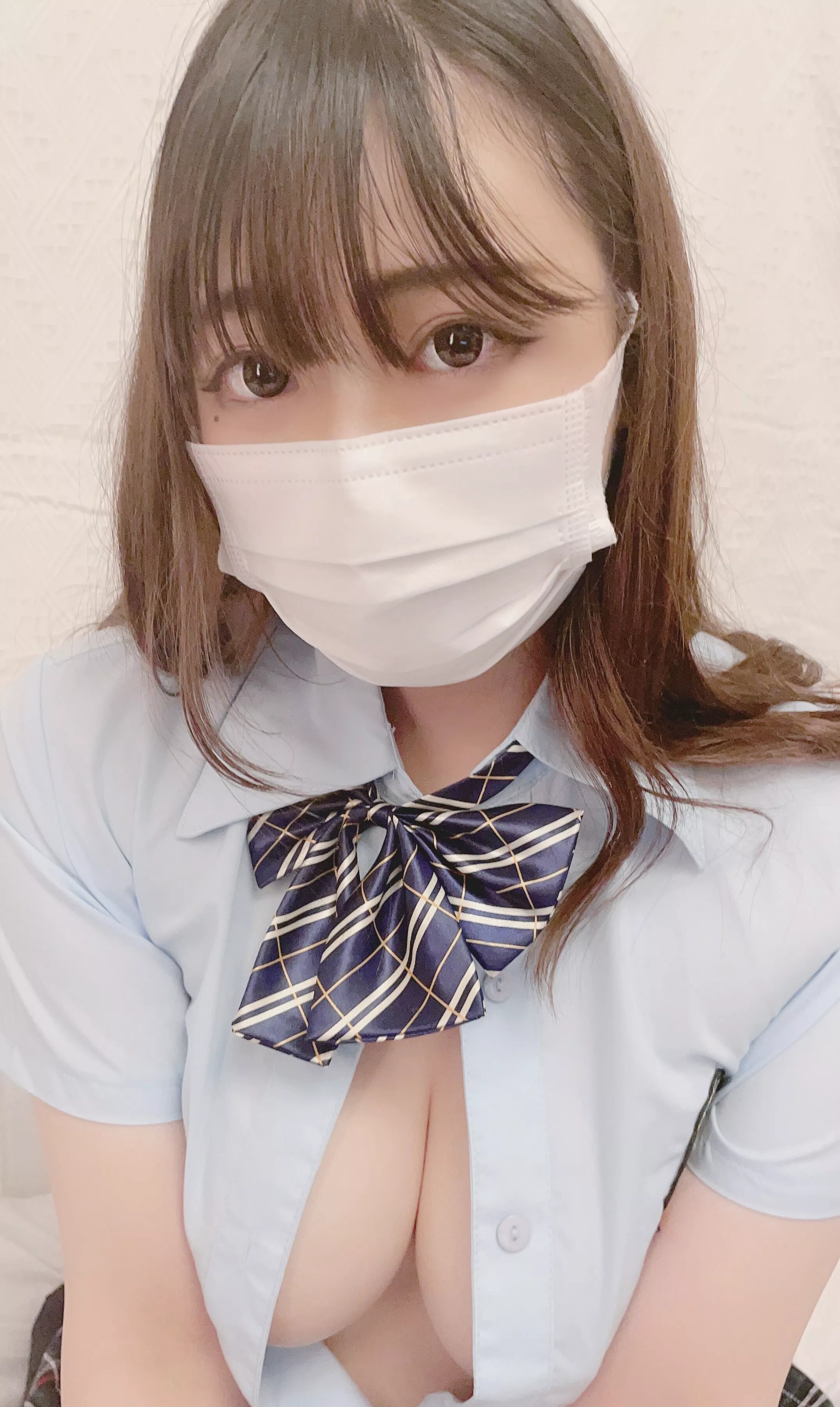 Can my eyes seduce you?