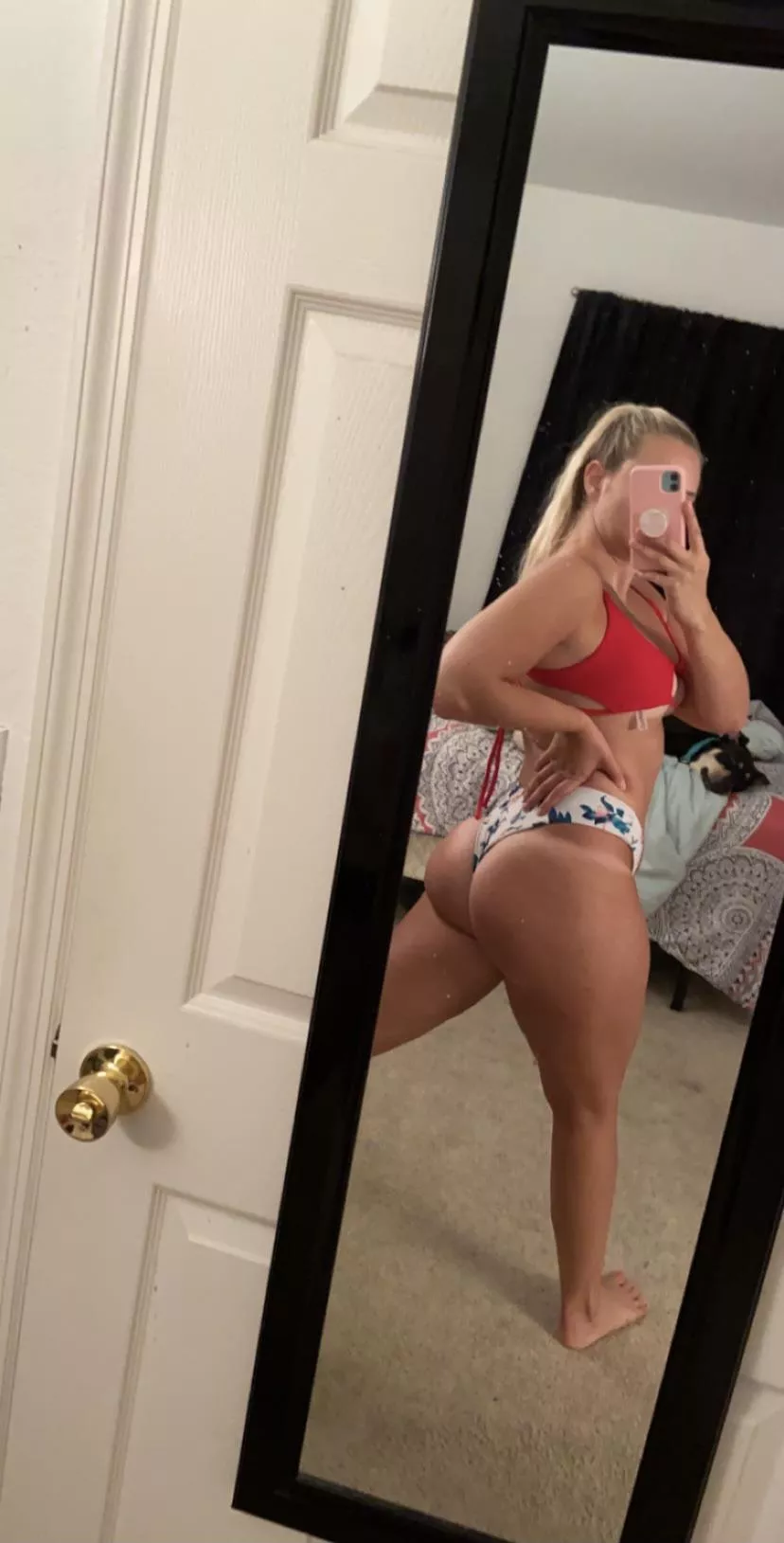 Come put your face between these thighs😈