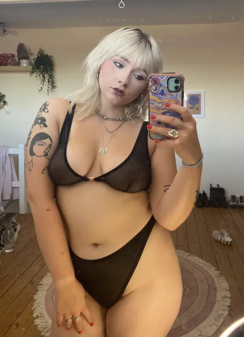 Do you like thick alt girls? 🥰