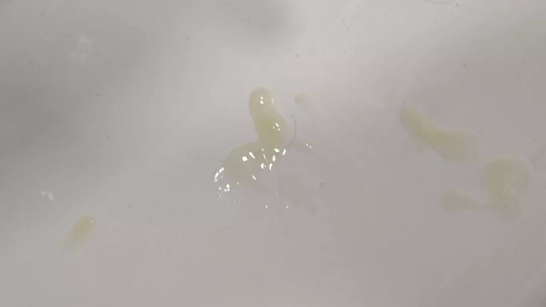 Does it happen to anyone else that when you go a long time without cumming, your cum turns yellowish? 🤔