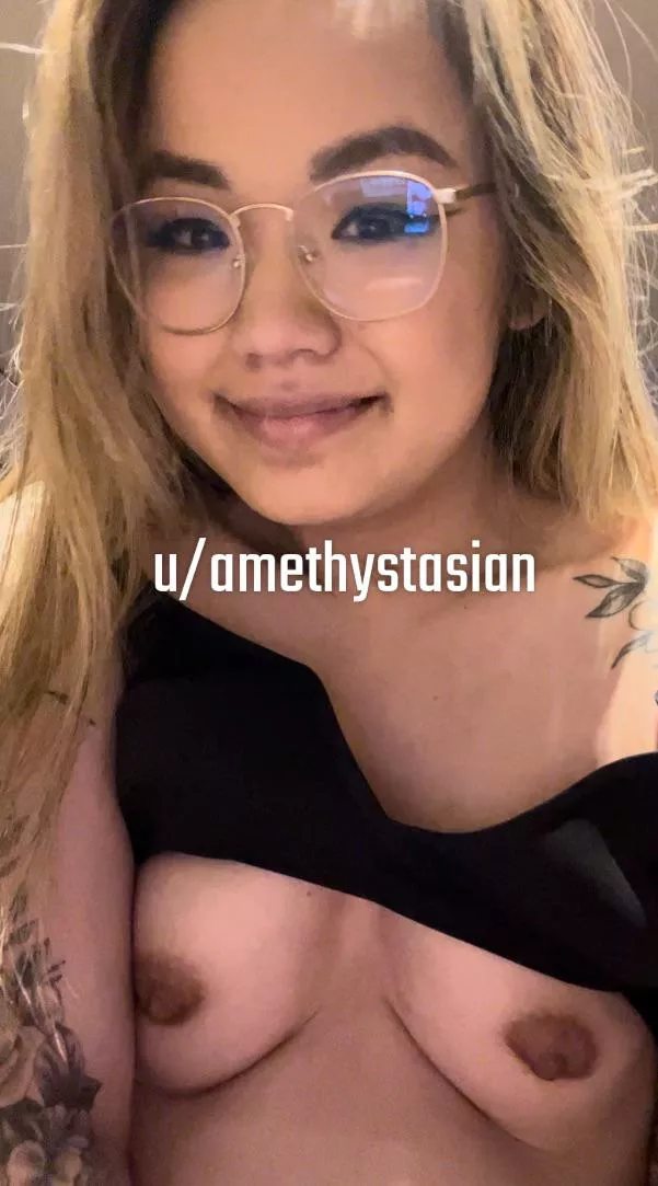 Feeling sexy in my glasses ❤️