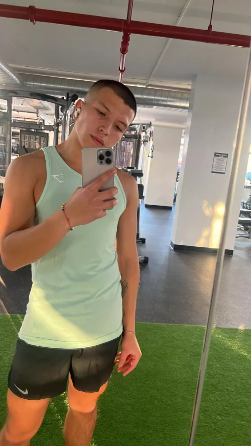 Felt cute at they gym, first time posting 🙈