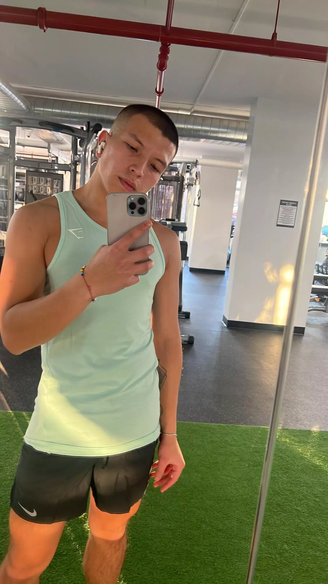Felt cute at they gym, first time posting 🙈
