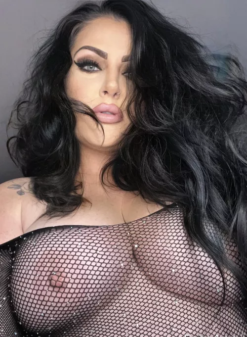 Follow this hot milf for fun she has huge fat tits 🥵