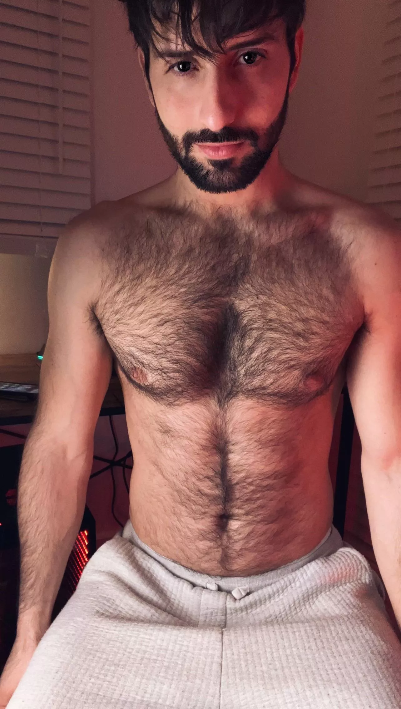 Got back from the gym, looks like my t-shirt has flattened my chest hairs neatly.