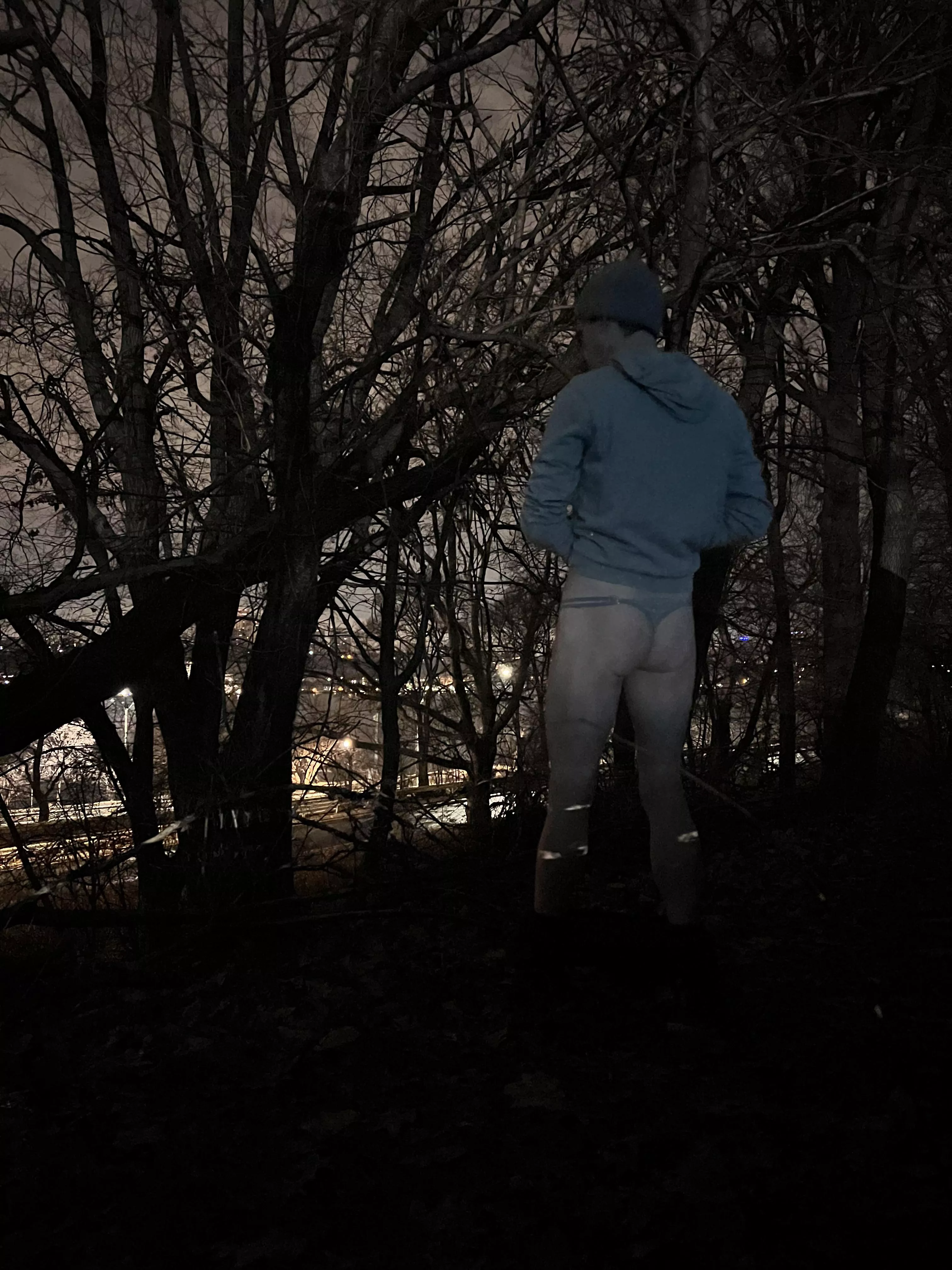 Grey morning, grey lace.