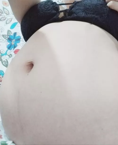 hi I'm home alone my baby is moving a lot 🥺