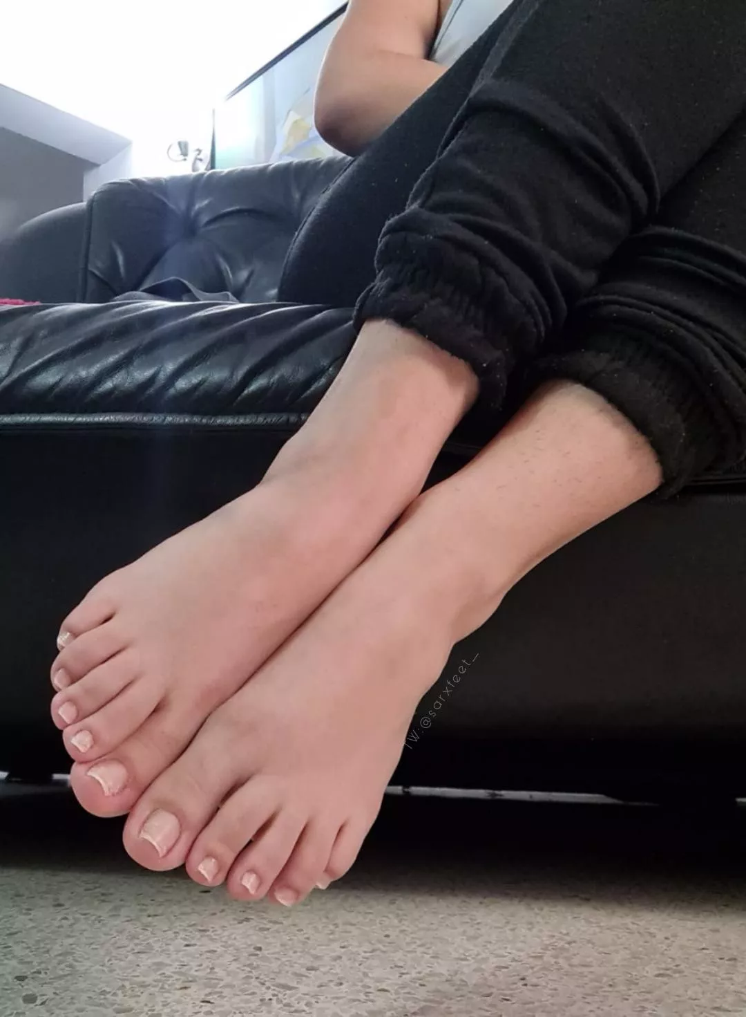 How cute are my natural toes? 🤍