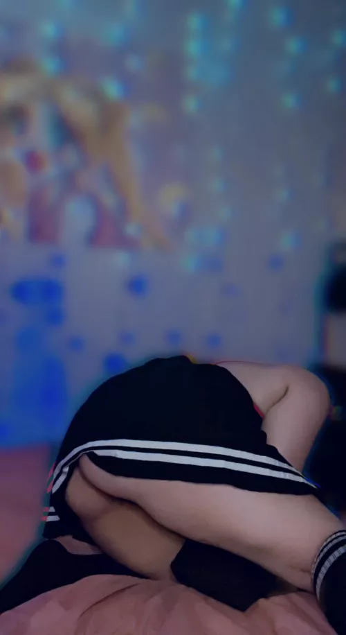 Huge ass in a school girl skirt ;)