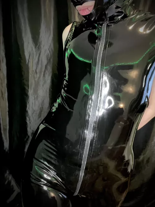 I love rubber catsuits, don’t you?