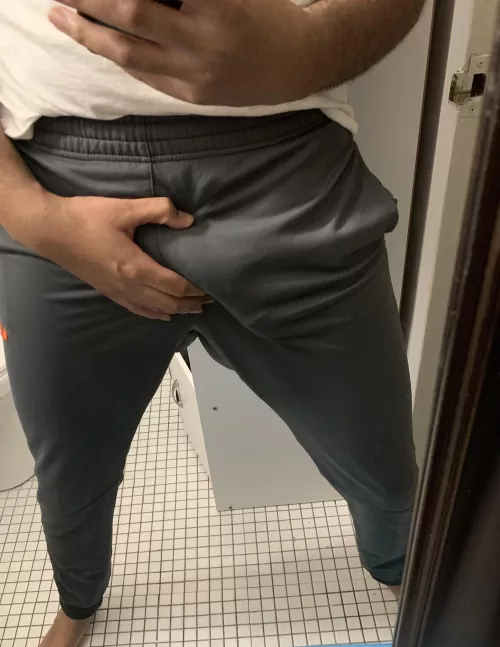 I think grey sweatpants do me justice